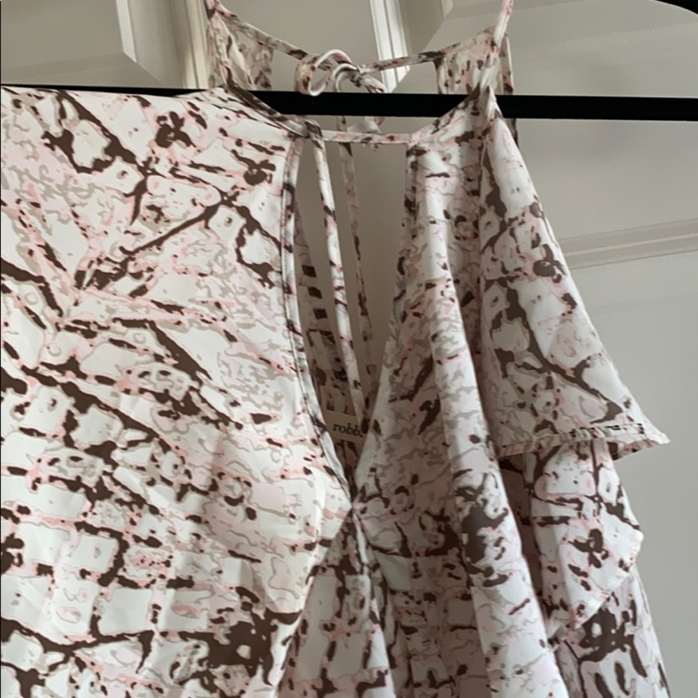 Flowy Tank - Picture 2 of 3